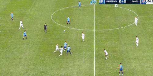 足协杯:大连英博1-0战胜申花晋级四强,红牌频出